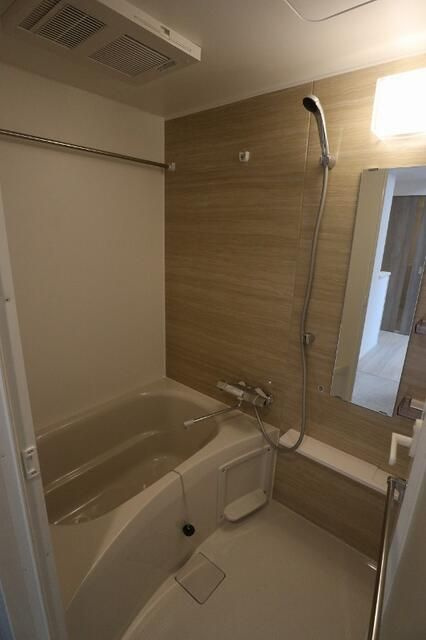 LUMEED南千住の浴室