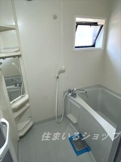 グリーンパーク奥田の浴室|窓あり