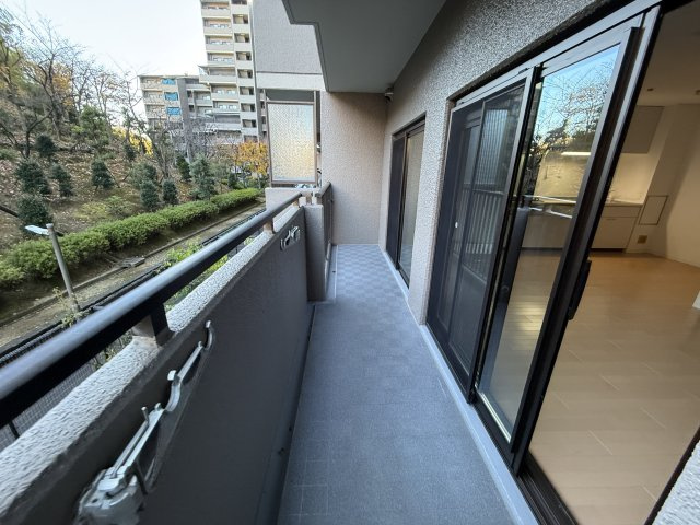 近鉄緑地公園グランドハイツのバルコニー