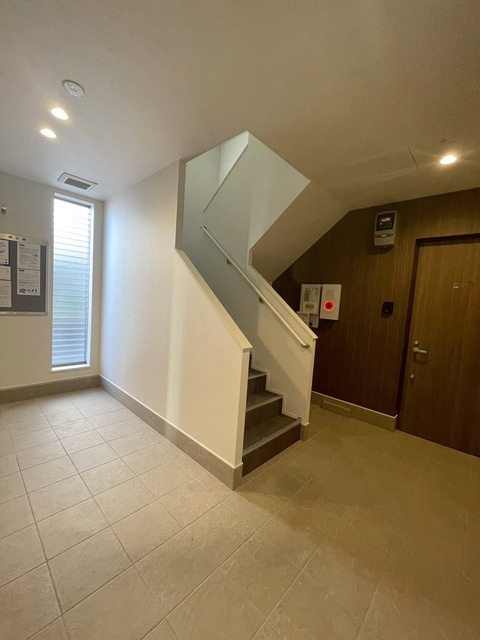 ＨＥＢＥＬ ＭＡＩＳＯＮ 中山のロビー|オートロック内はホテルライクな屋内共用部