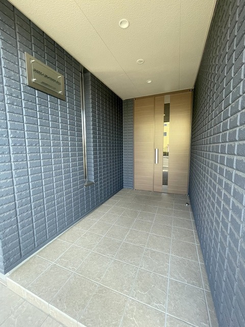 ＨＥＢＥＬ ＭＡＩＳＯＮ 中山のその他共用部分|手入れの行き届いたエントランス