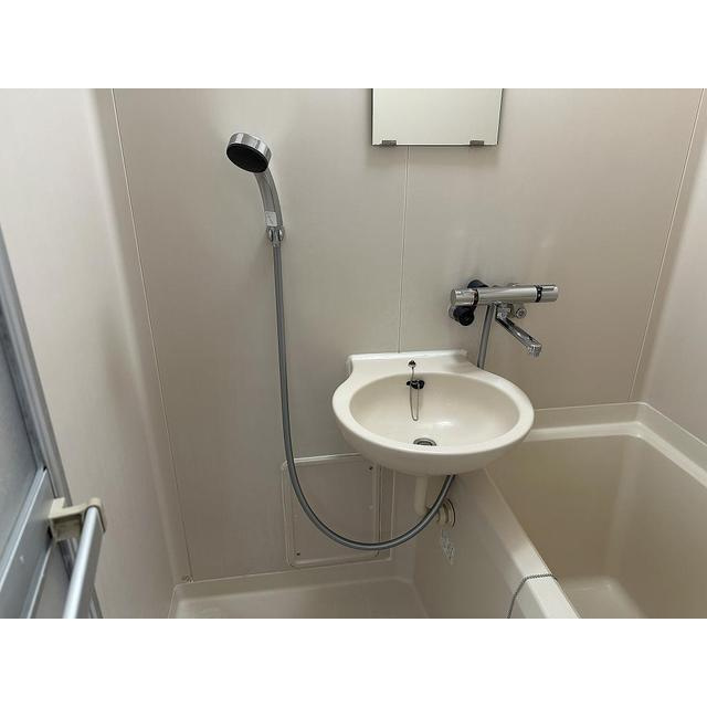 ルミエール生田の浴室