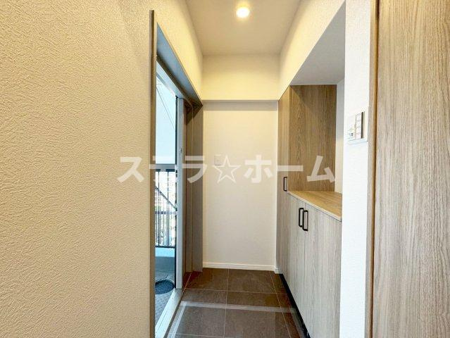 グリーンタウン茨木6番館の玄関|明るい玄関です