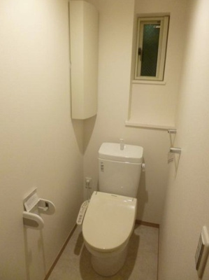 【トイレ】 | アン・ウィスタリア