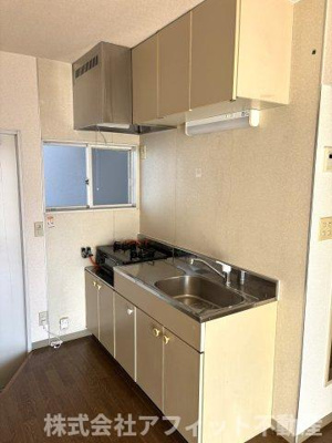 【キッチン】 | ファミールすみれ | 吊戸棚付き