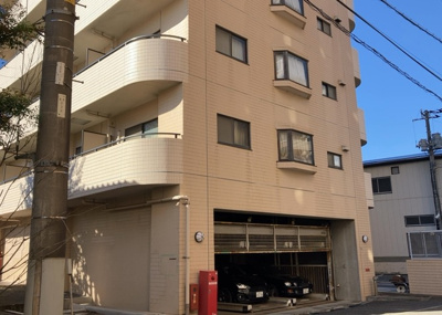 【外観】 | ファーストクラス本厚木 | ＲＣ造、Reinforced Concreteは直訳すると補強されたコンクリートです。主に柱や梁・床・壁が鉄筋とコンクリートで構成おり、鉄筋を組んだ型枠にコンクリートを流し込んで固めたものを指します。