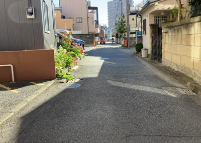 【展望】 | ファーストクラス本厚木 | 眺望の良さを楽しめるダイニングキッチンで家族団らんの時間を過ごしてはいかがでしょうか。バルコニーから見える景色を家族で眺める時間は、時間が経つのを忘れてしまいそうですね。是非、現地を見に行きましょう！