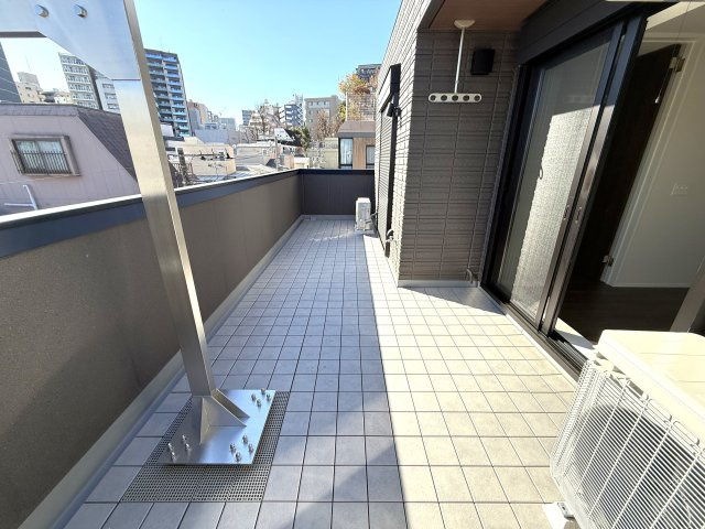 【バルコニー】