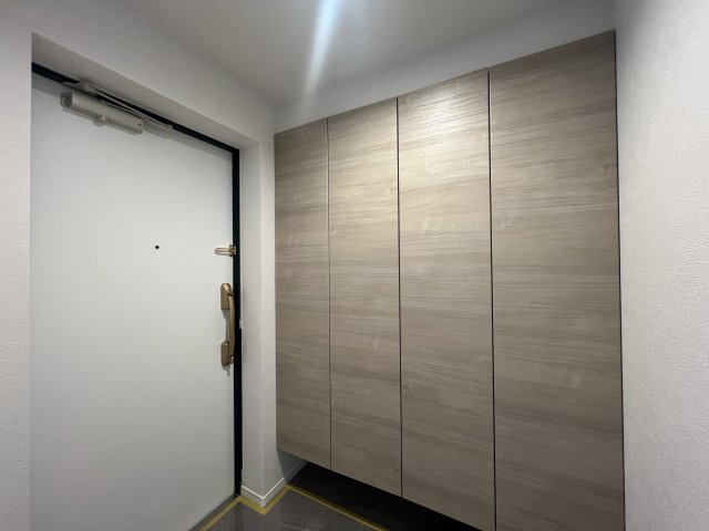 北山田の綺麗な街並みに佇むマンション【ビューリッシュ港北ニュータウンアジュリーヌ】の玄関|きれいな玄関です