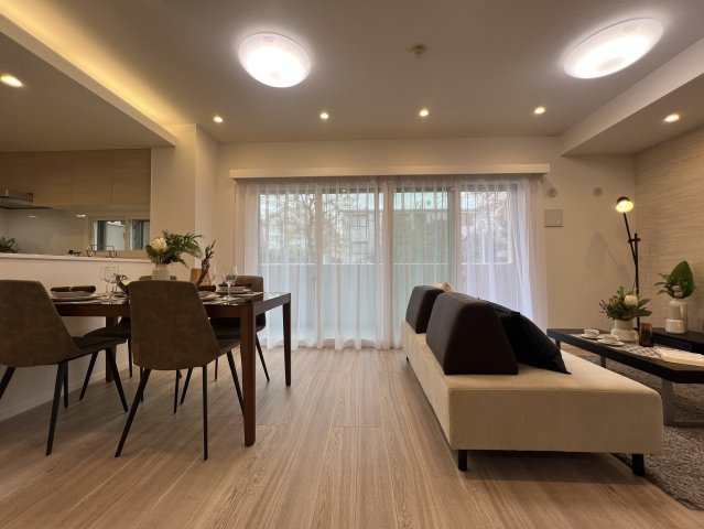 北山田の綺麗な街並みに佇むマンション【ビューリッシュ港北ニュータウンアジュリーヌ】の居間・リビング|居間です