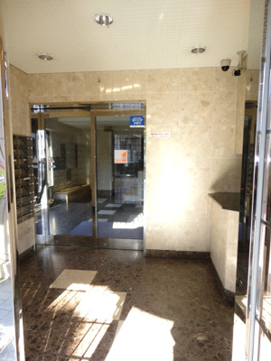 【エントランス】 | ロマネスク東町 | 落ち着いたエントランスです