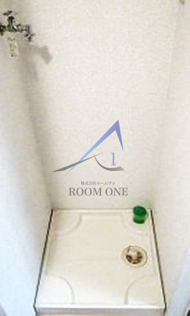 メゾン・コンフォールの設備|洗濯機置き場です。