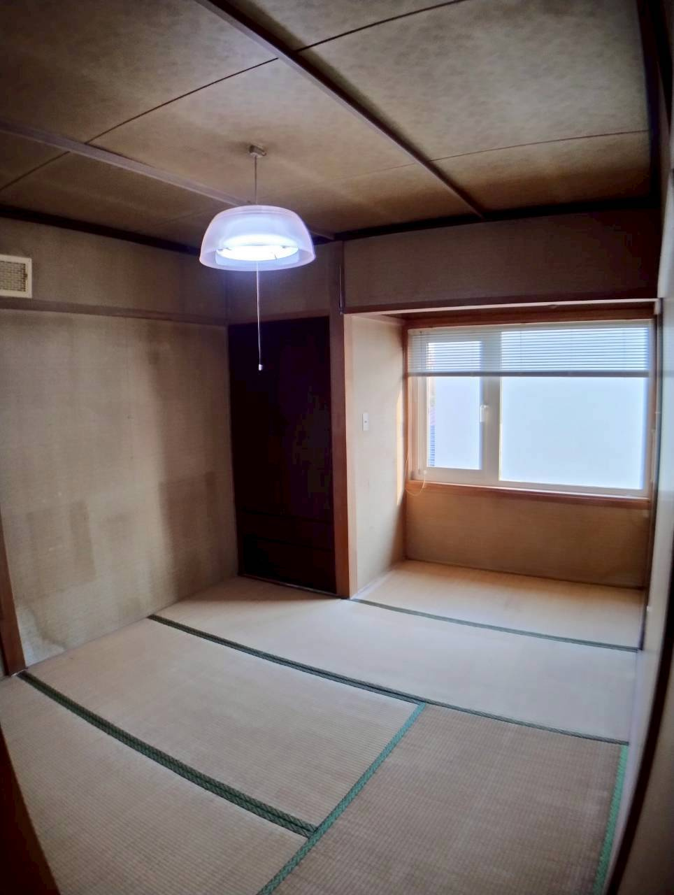 興津２丁目10　中古住宅の和室|2階和室　奥