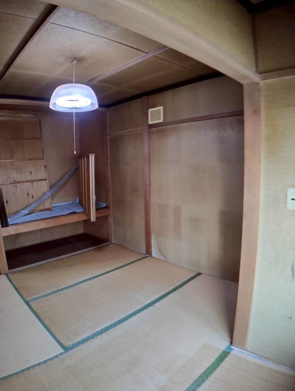 興津２丁目10　中古住宅の和室|2階和室　奥