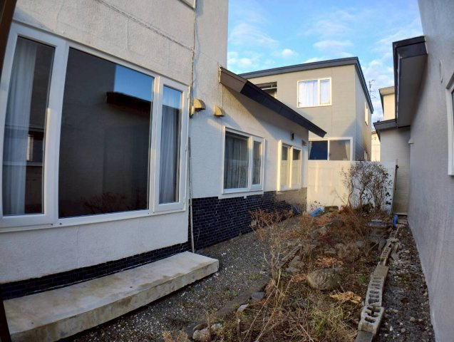 興津２丁目10　中古住宅の庭