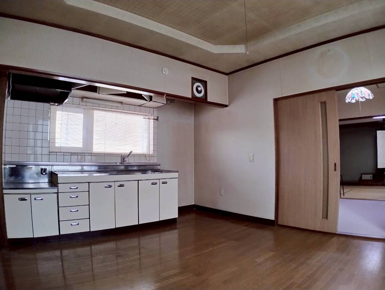 興津２丁目10　中古住宅の居間・リビング