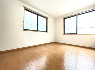 【寝室】 | パークス三和