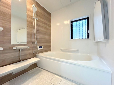 【浴室】 | 枚方市松丘町戸建 | 広々浴室で日々の疲れを癒してください！