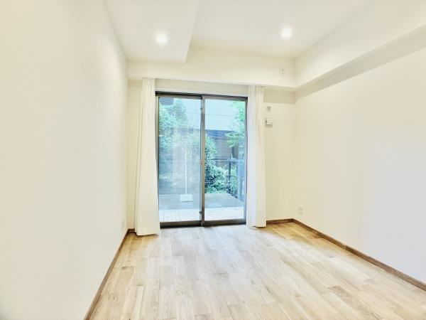 西麻布ホームズの居間・リビング