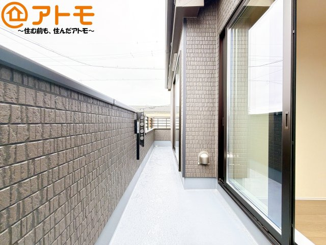 【バルコニー】 | 清水区高橋9期　新築戸建　A号棟 | 陽当りの良いバルコニーはお洗濯物はもちろんお布団もふかふかになります♪