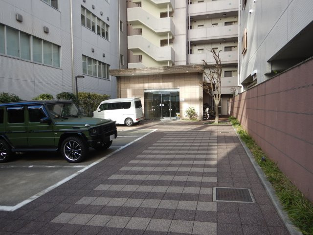 秀和溜池山王レジデンスのエントランス