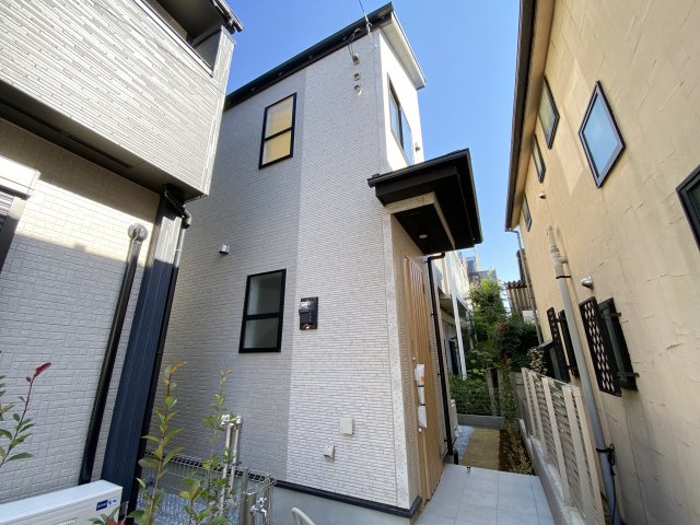 練馬区下石神井5丁目 全5棟 5号棟の外観|堂々完成につきご内覧いただけます♪
