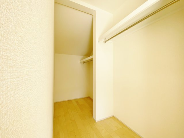 練馬区下石神井5丁目 全5棟 5号棟の収納|2階6.75帖洋室はウォークインクローゼット付きです