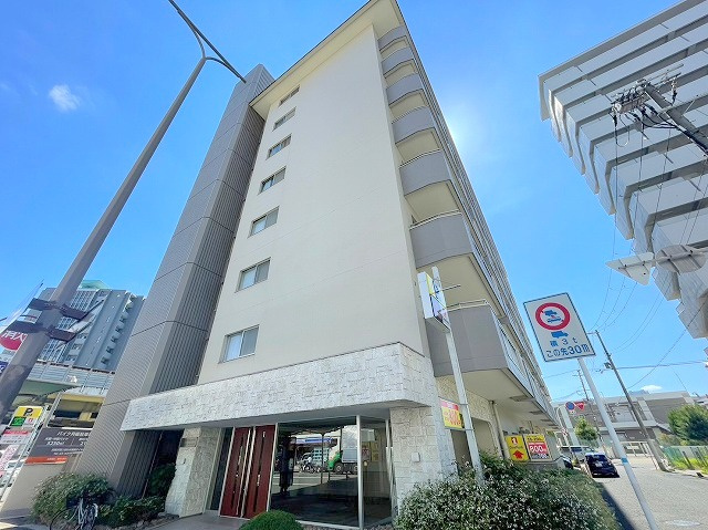 西中島東行マンションの外観