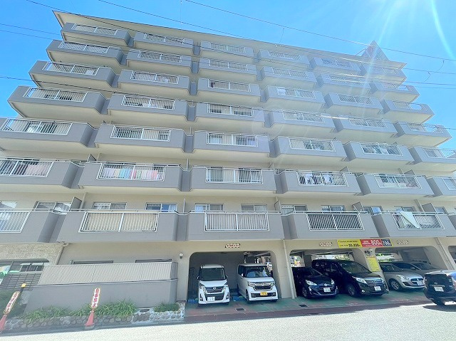 西中島東行マンションの外観