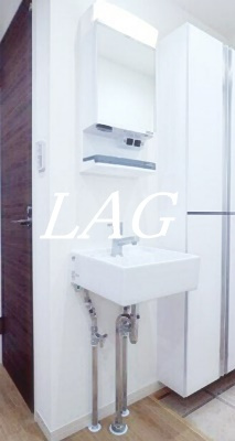 【洗面所】 | コンフィア目黒本町 | 独立洗面台です。