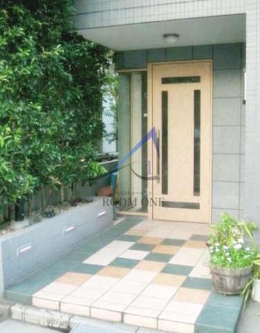 佐藤ビルのエントランス|エントランスです。