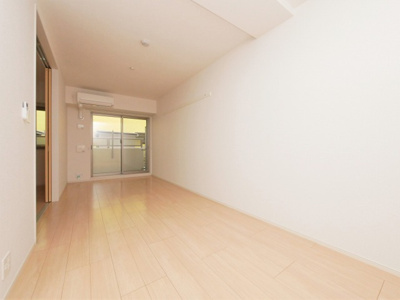 【洋室】 | リーベル クリサンス | 広々とした洋室です