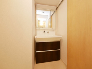 【洗面所】 | リーベル クリサンス | 洗面所です