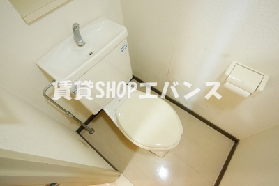 【トイレ】 | トータロー習志野ビル | 落ち着いた色調のトイレです