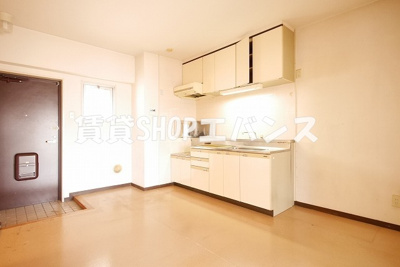 【居間・リビング】 | トータロー習志野ビル | おしゃれな居間です