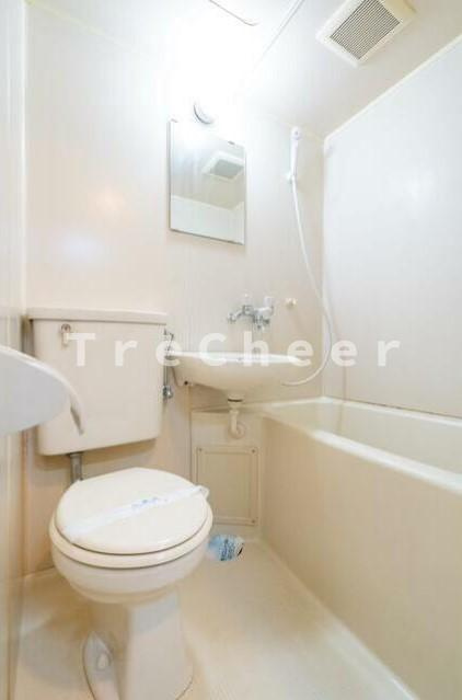 ヴィラ稲荷台の浴室