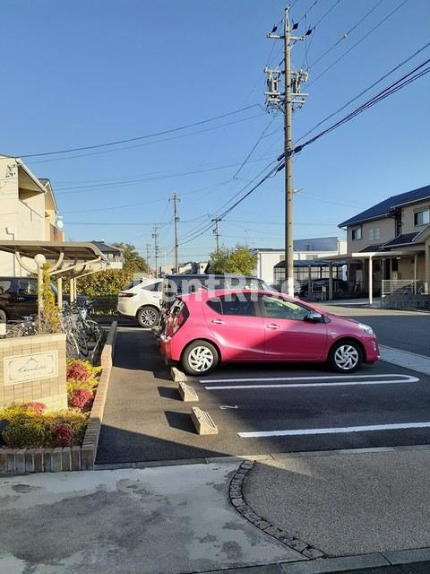 シャーロットの駐車場|駐車場