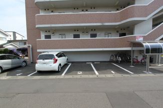 【駐車場】