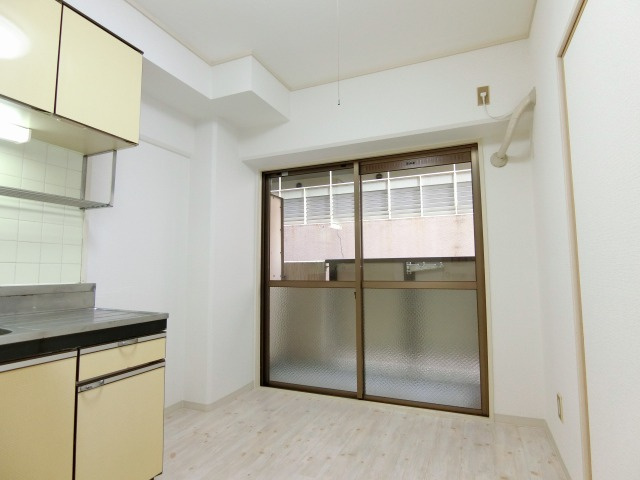 ラパンジール京橋の居間・リビング