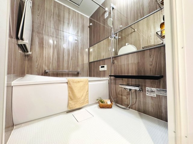 【浴室】 | パーク・エステート上板橋（成増店） | ユニットバス新規交換済。心身ともに一日の疲れを癒す至福の空間☆
※画像の家具・小物等は販売対象に含みません。
