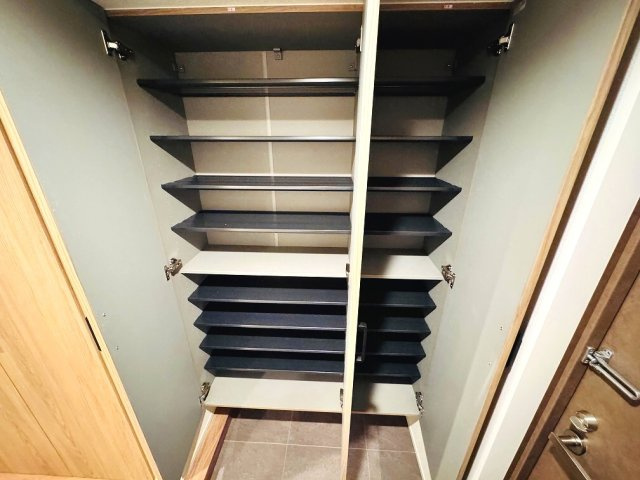 【玄関】 | パーク・エステート上板橋（成増店） | シューズボックス内の様子。