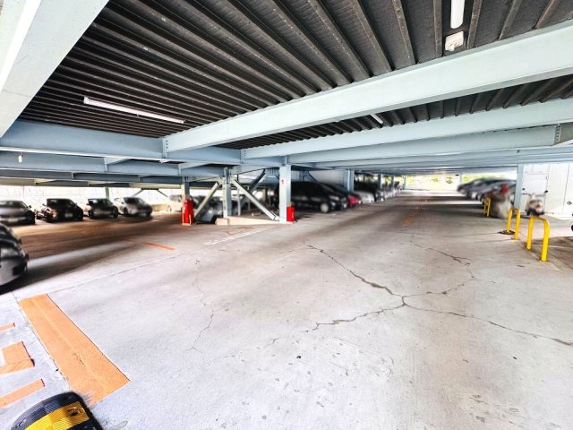 【駐車場】 | パーク・エステート上板橋（成増店） | 駐車場月額18,000～20,000円
※空き状況は管理会社へ要確認。