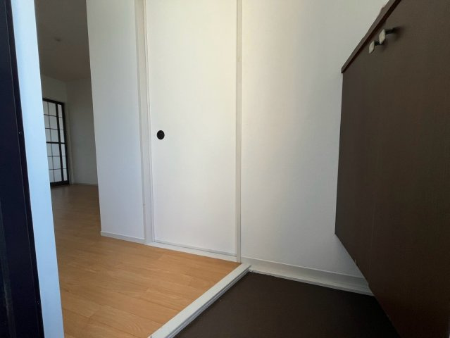 ガーデン・スマ B棟の玄関