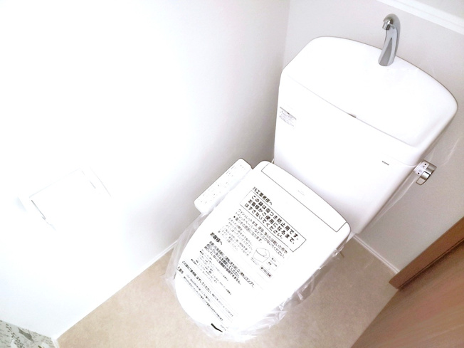 【トイレ】 | Le chat roux （ルシャルー） | クリーンでスタイリッシュなプライベート空間