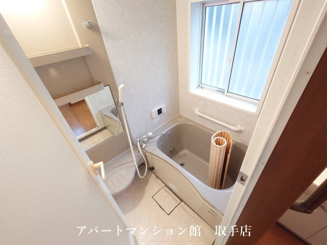 HITコートEの駐車場