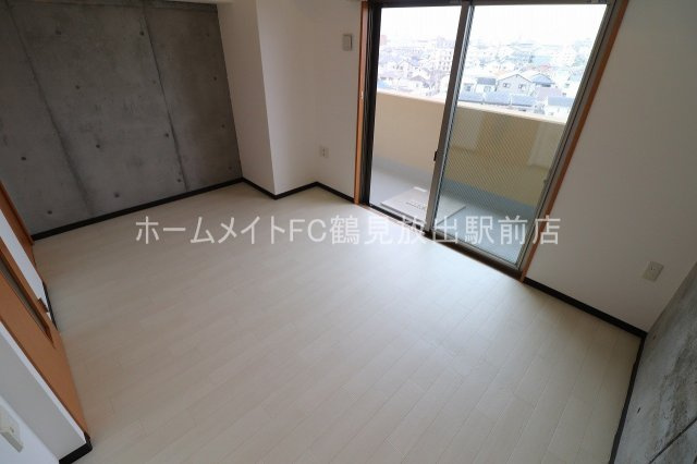 東大阪市稲田本町３丁目の賃貸マンションの洋室