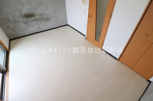 東大阪市稲田本町３丁目の賃貸マンションの内装