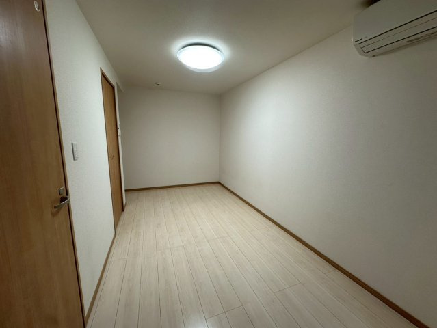 ラパーチェ プリモの洋室