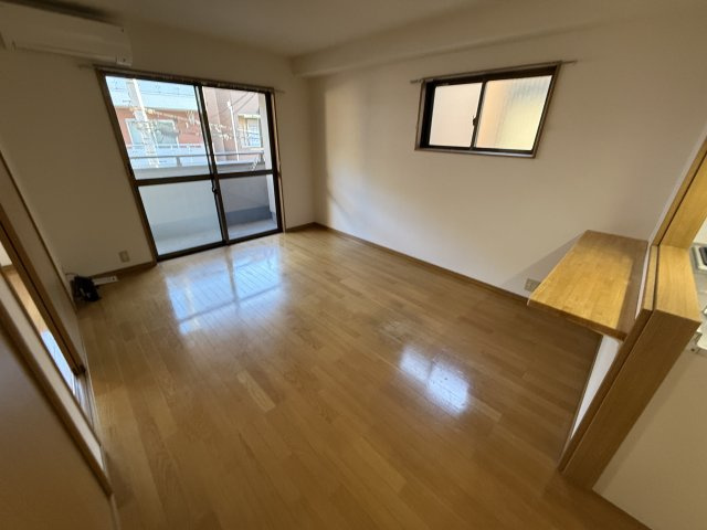 ラ・フォーレ三和の居間・リビング