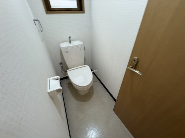 ラ・フォーレ三和のトイレ